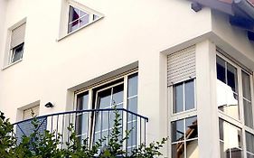 Berlin-Oase - Schnuckelige Ferienwohnung An Der Grenze Zu Berlin